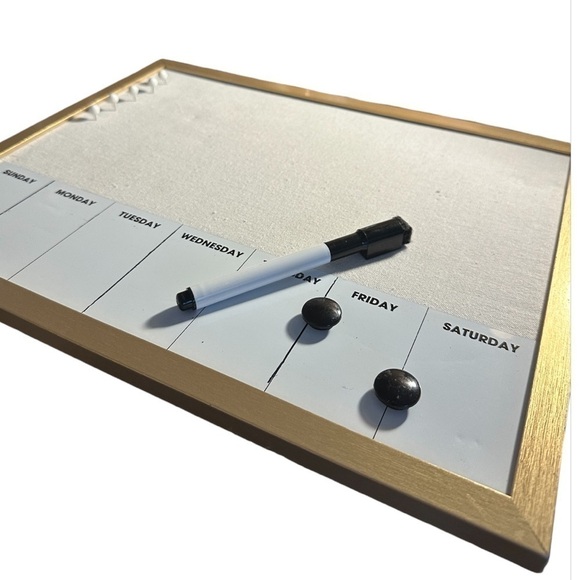 Weekly Planner 7 Day Agenda With Bulletin Thumb Tack Board and Magnetic Board - Picture 2 of 8